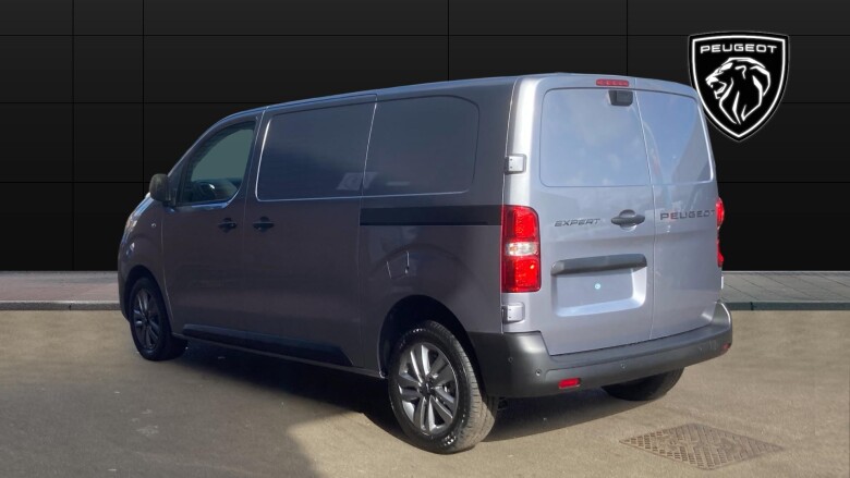 Peugeot Expert M Diesel 2.2 BlueHDi 150 Professional Van